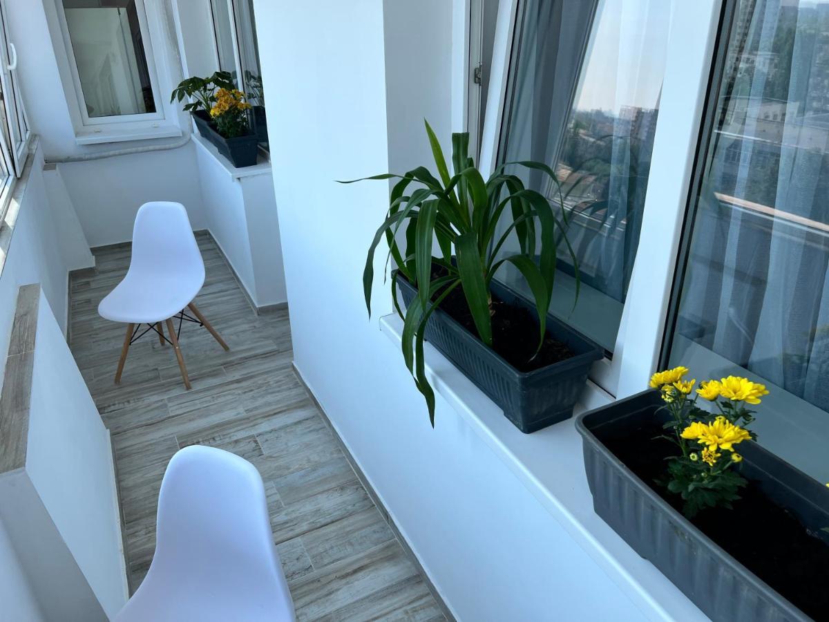 Central Palace Suites Iasi Bagian luar foto