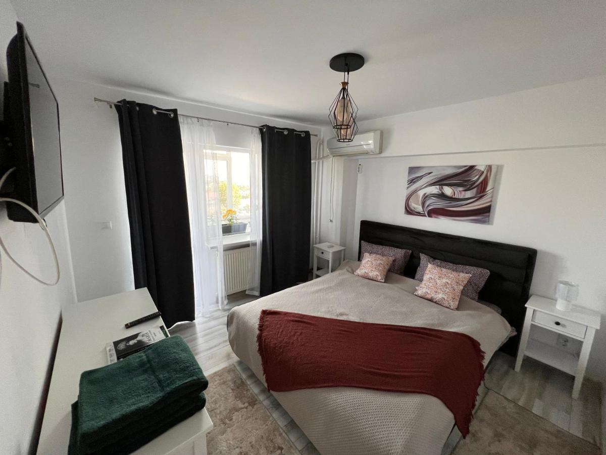Central Palace Suites Iasi Bagian luar foto